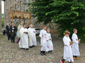 Johanniprozession mit Ehrenamtsfest (© Karl-Franz Thiede)